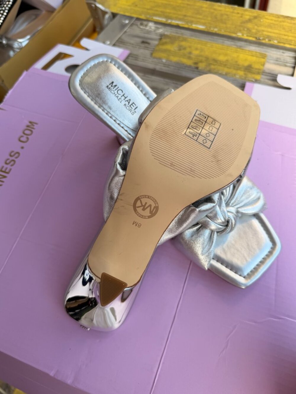 Michael Kors Silver Metallic Bow Mule Heels | Size 8 (Run small) - Picture 3 of 3